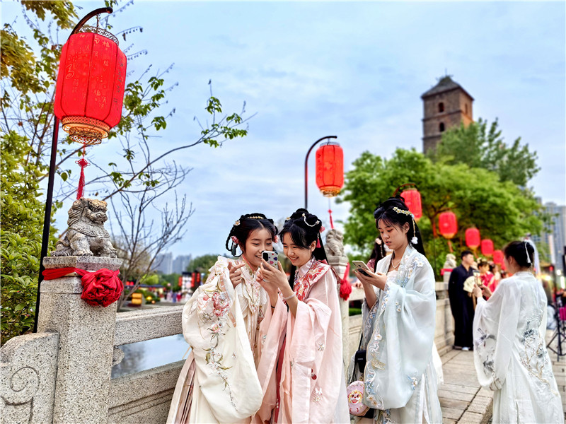 何言：从河南读懂中国