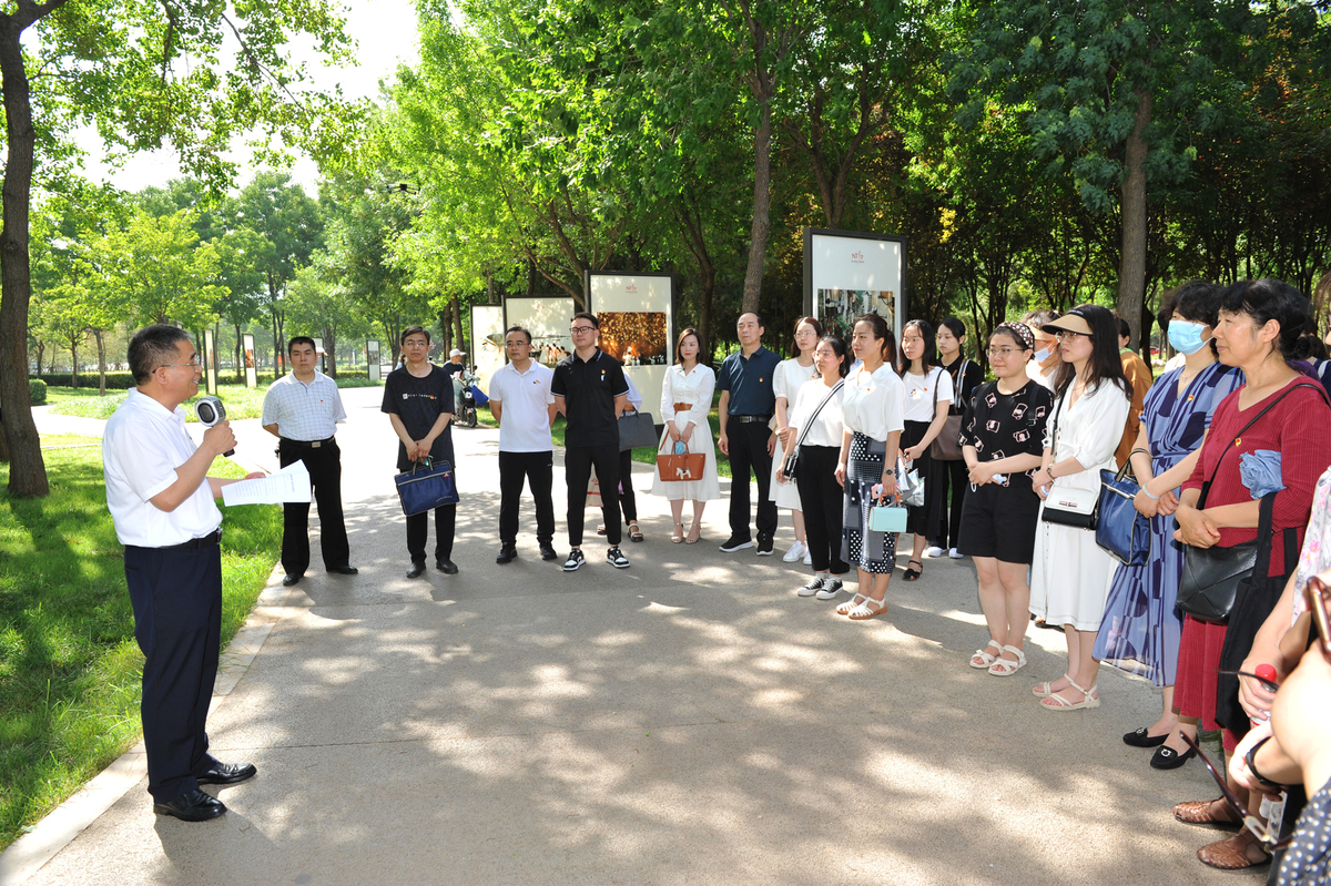 省委党史和地方史志研究室党员干部参观“ 追寻红色足迹 赓续红色血脉”航拍摄影图片展