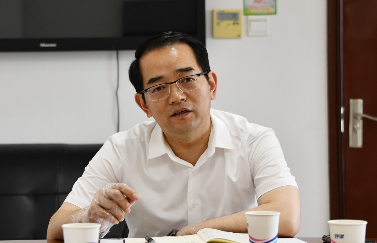 孫巍峰到省農(nóng)機(jī)農(nóng)墾中心調(diào)研指導(dǎo)“三夏”生產(chǎn)農(nóng)機(jī)調(diào)度情況
