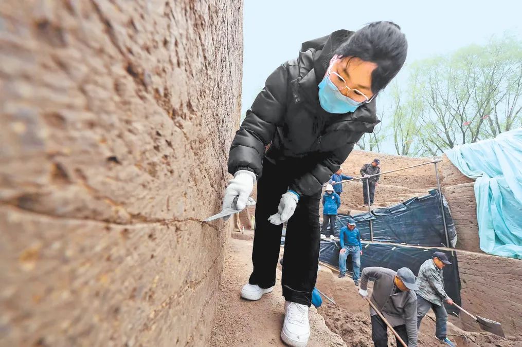 行走河南·读懂中国丨河南考古再发现“城摞城”奇观