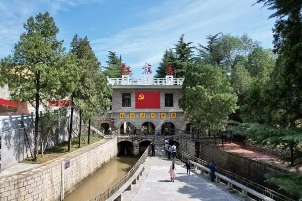 “人工天河”红旗渠：流淌的是一种精神