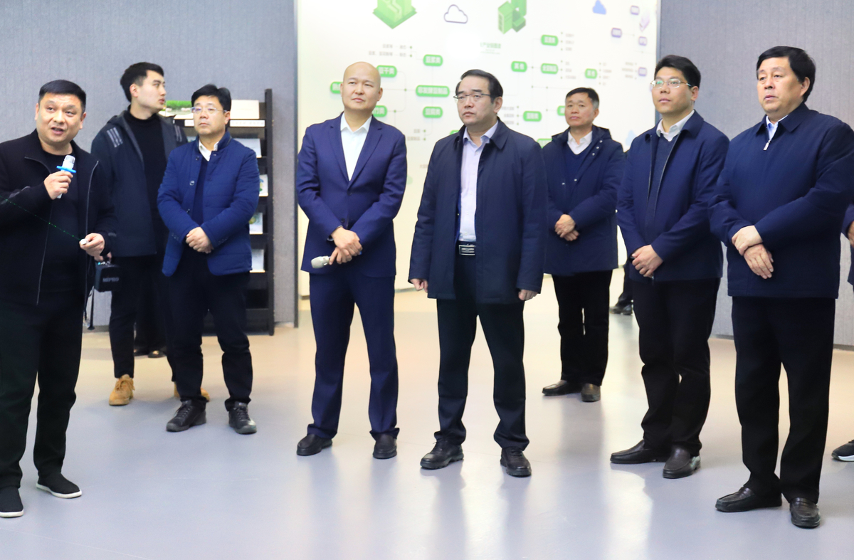 孫巍峰到商丘市、開封市調(diào)研高標準農(nóng)田建設(shè)、產(chǎn)業(yè)發(fā)展等工作