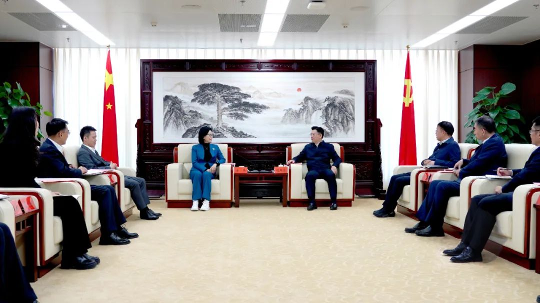 中信银行郑州分行党委书记行长方萍到访河南铁建投集团