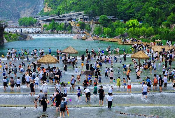 宝泉泼水季完美收官 山野狂欢不落幕