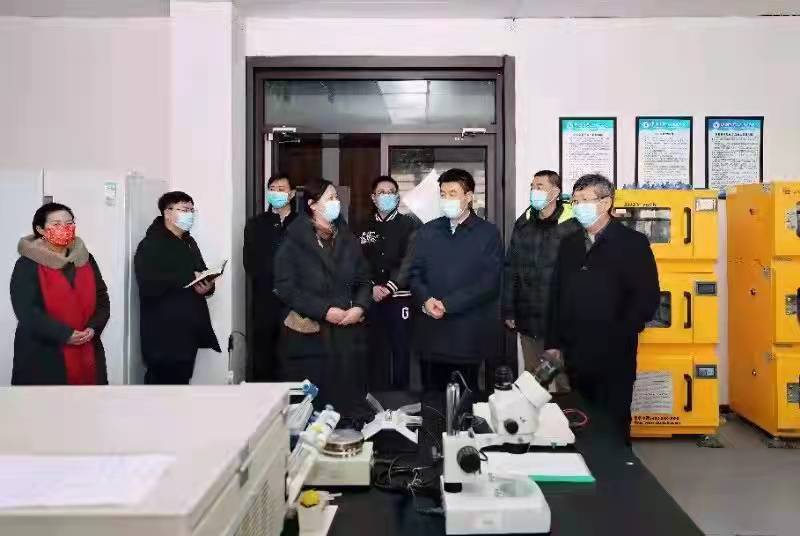 省教育厅党组书记、厅长宋争辉看望慰问郑州大学留校学生  新闻资讯  第2张