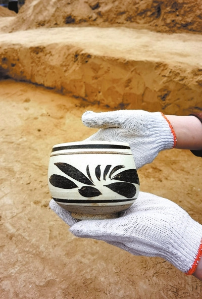 郑州西区发现魏晋、唐墓葬群