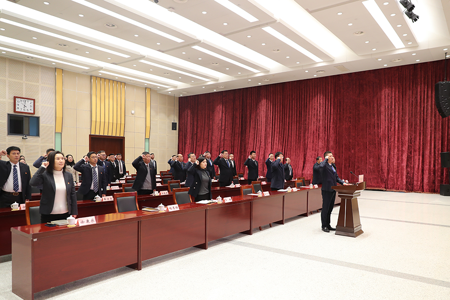 省交通运输厅举行新任职干部宪法宣誓和集体廉政谈话会议