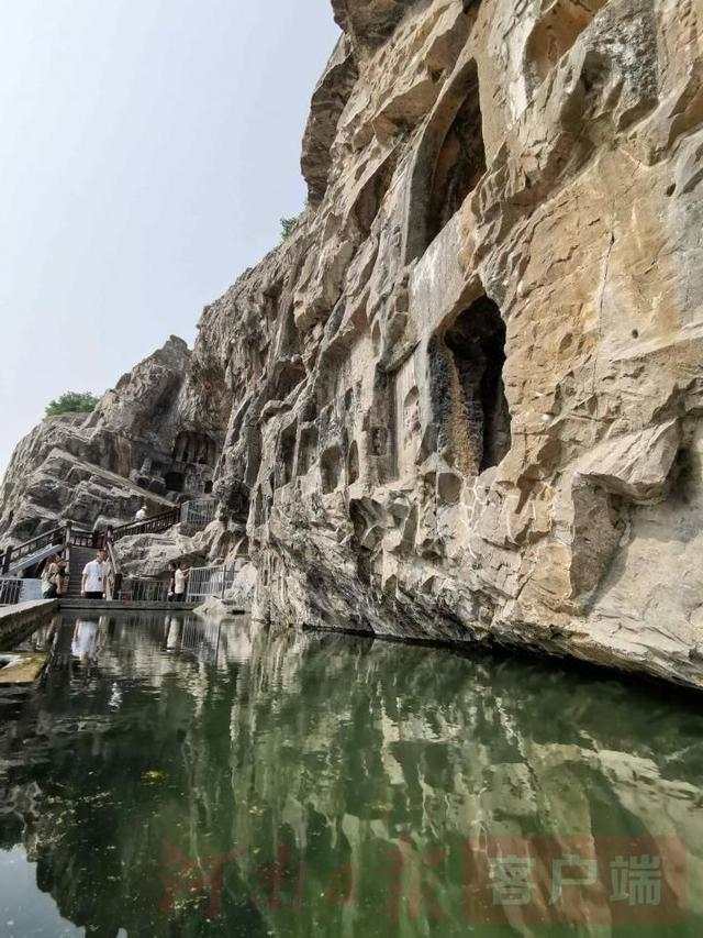 龙门石窟千年泉水复流