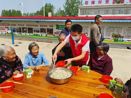 固始县审计局在帮扶村开展“三星文明户”表彰 暨孝老敬老饺子宴活动