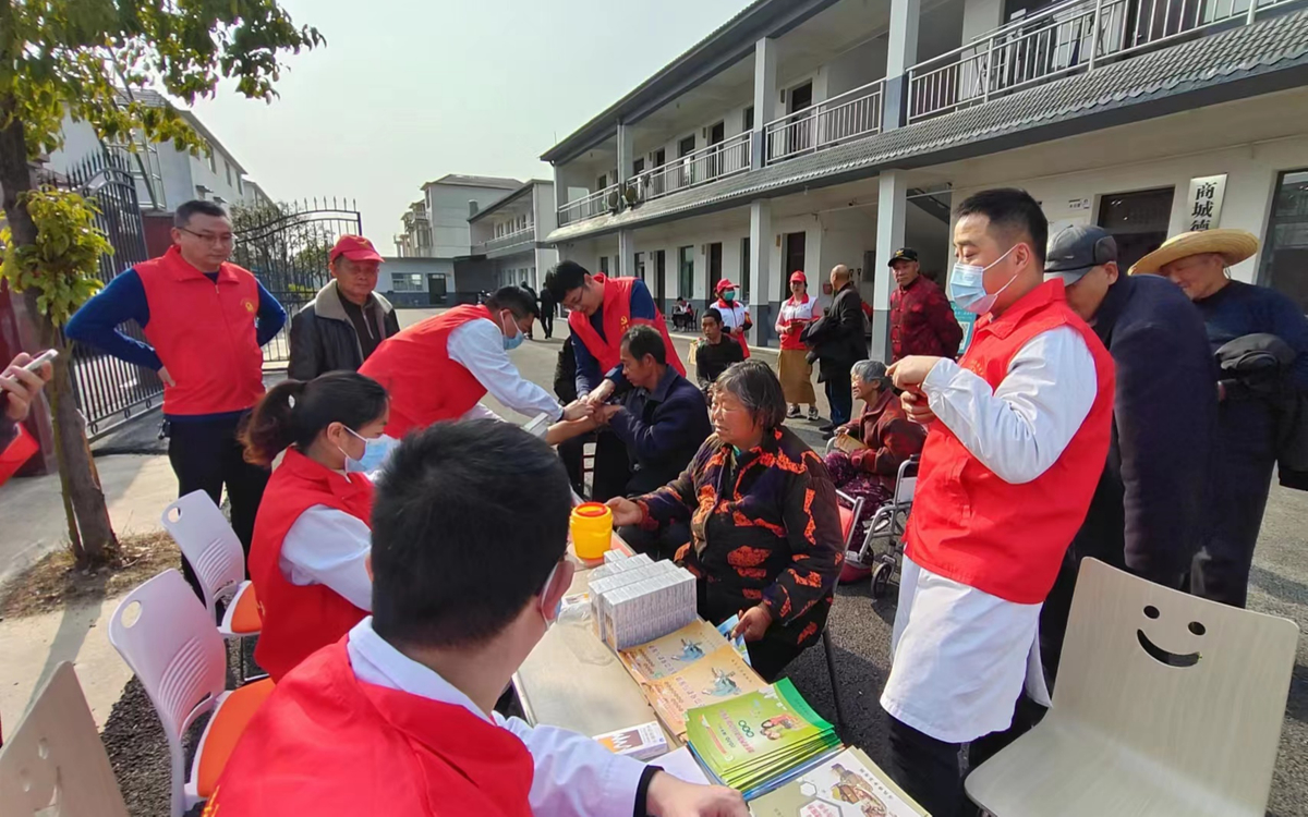 提升乡风文明 助推乡村振兴 <br>——省住建厅驻村工作队积极开展志愿服务活动<br>不断推进乡风文明建设