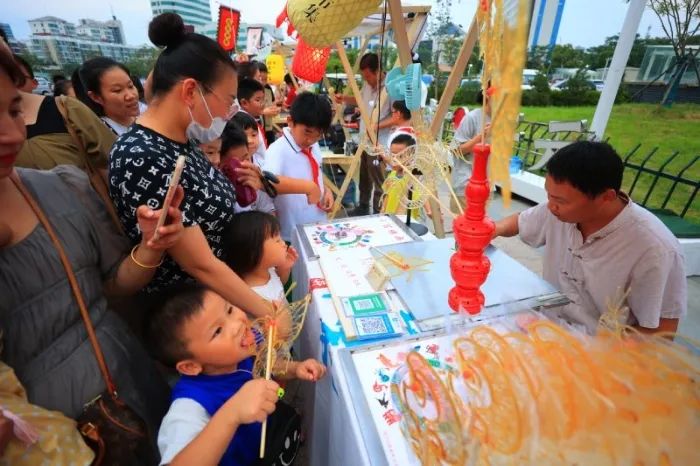 开封：赶非遗市集 品厚重文化