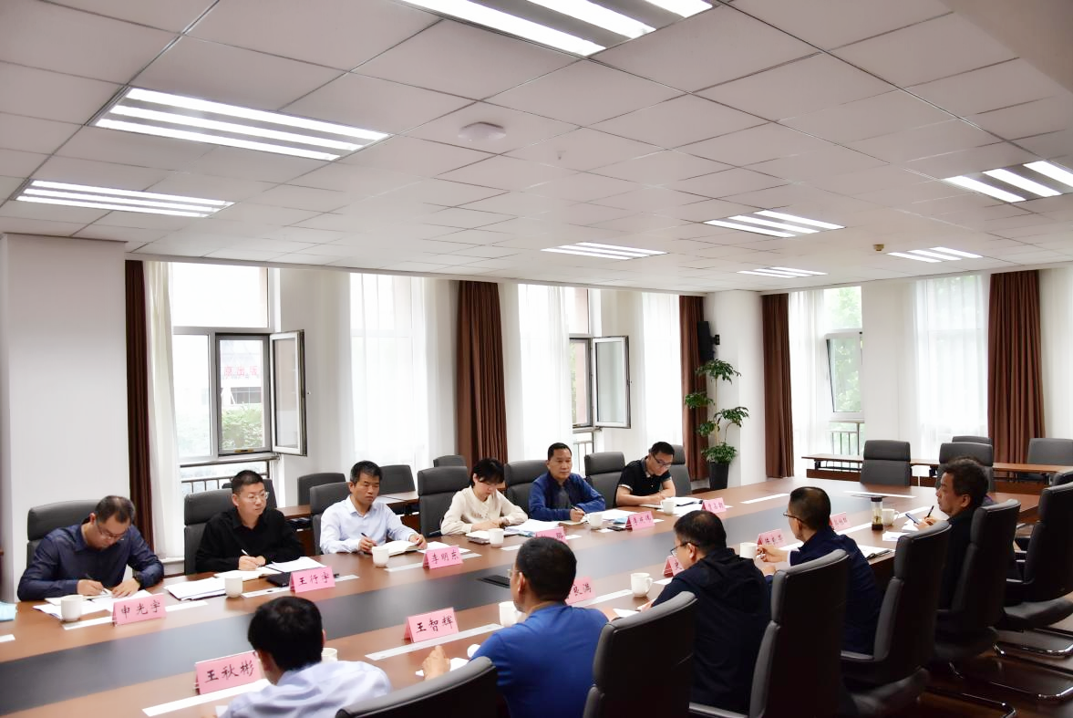 李明东局长到省政务服务中心开展 主题教育调研座谈