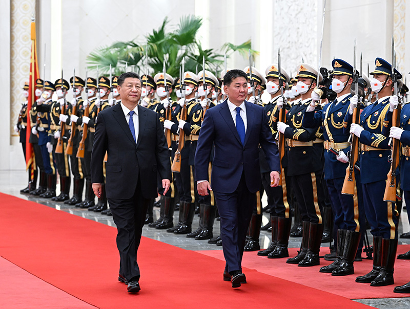 习近平同蒙古国总统呼日勒苏赫举行会谈