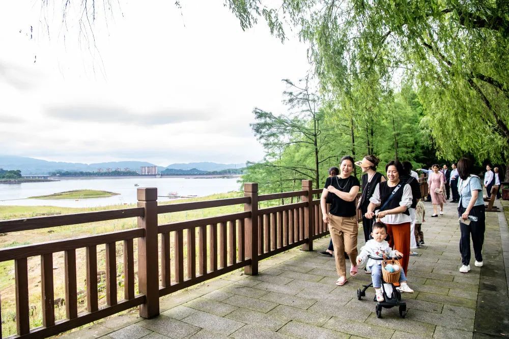 文旅市场延续复苏 多地掀起初夏旅游热潮