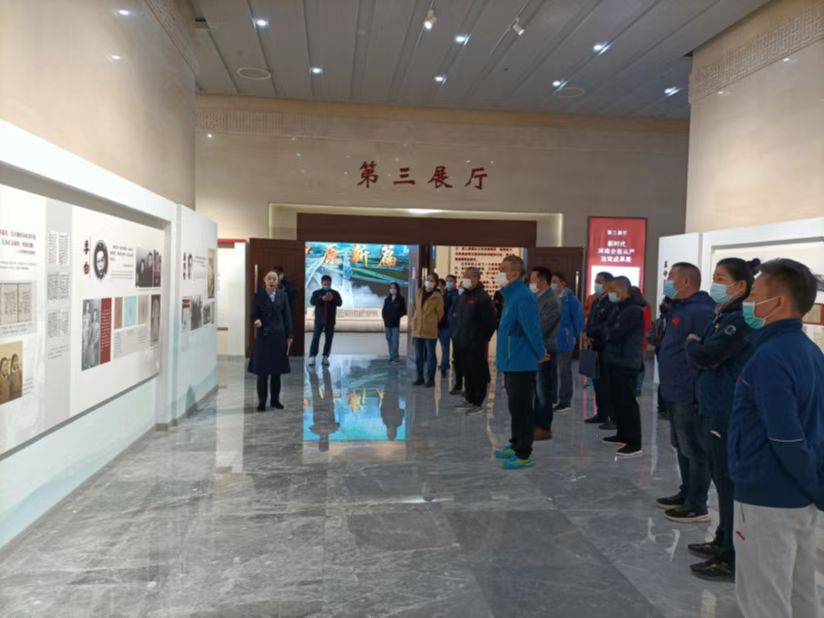 省体育发展中心和省武术体操冰雪运动中心开展主题党日活动