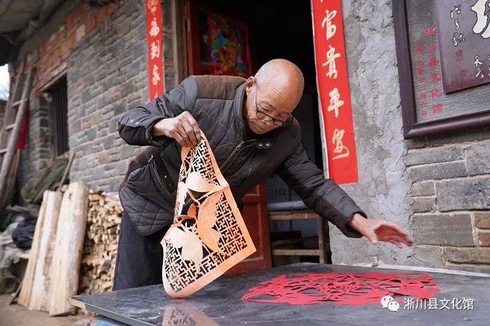 淅川县文化馆开展非遗剪纸走访调研