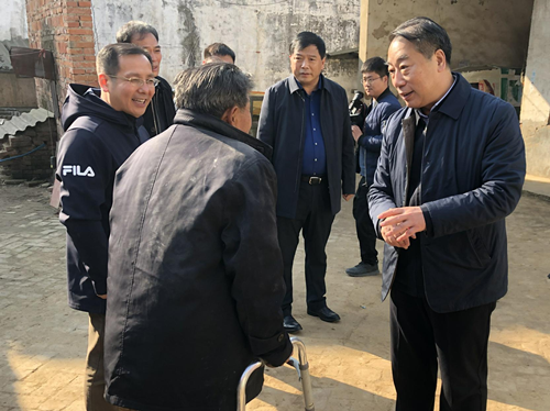 ååç»ä¹¦è®°ãåé¿èµµåºè¾°å°ä¸å²æç°æ¹¾æ<br>è°ç å·©åºè±è´«æ»åææåå¼å±äººå±ç¯å¢æ´æ²»å·¥ä½