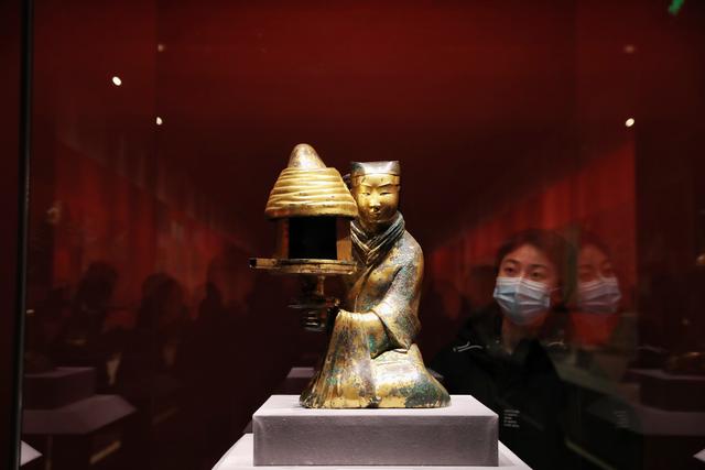 Cultural Relic Restorers in China's Henan Bring Ancient Treasures Back to Life