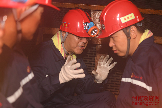 尹弘深入700米矿井下2小时 检查煤矿安全生产工作