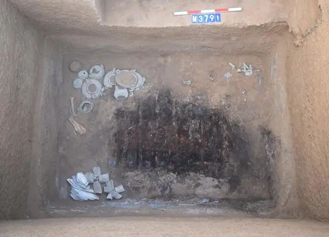 三门峡发现570座古墓葬 出土战国铜编钟