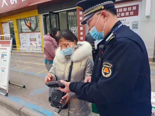 漯河：城市管理现场简易程序处罚进入“扫码”时代