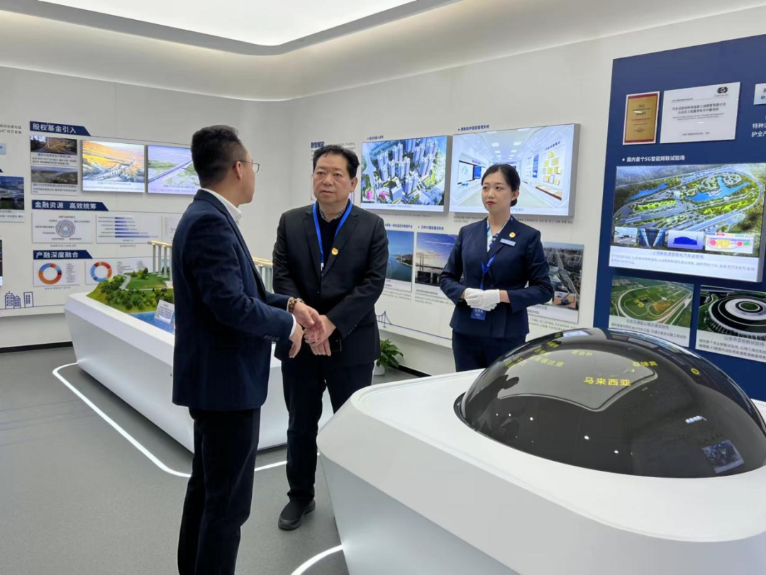 河南国控集团党委书记董事长陈文杰应邀出席中交一公局集团改革发展六