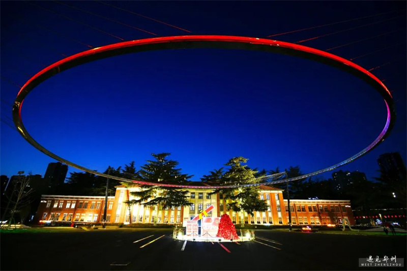 挂彩灯，亮夜景！郑州街头年味浓