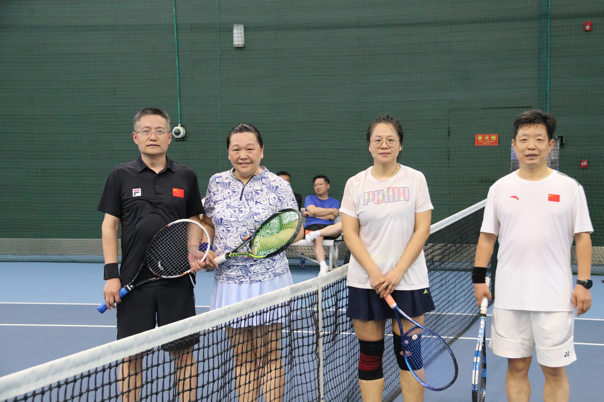 省教育厅代表队在第十四届省运会网球比赛中荣获一等奖