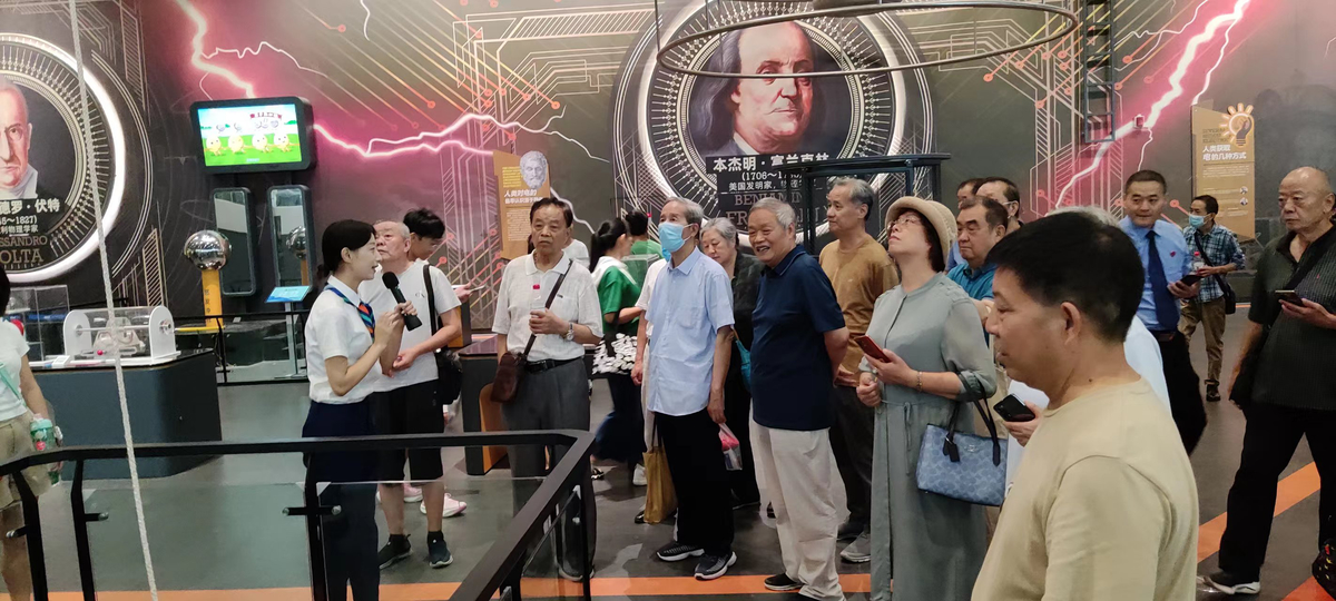 省民族宗教委老干部支部<br> 开展弘扬科学家精神“三个一”活动