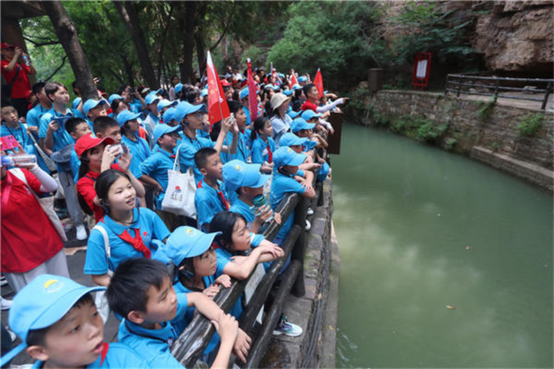 “万名青少年进林州 红旗渠精神代代传”寻访实践大型公益活动启动