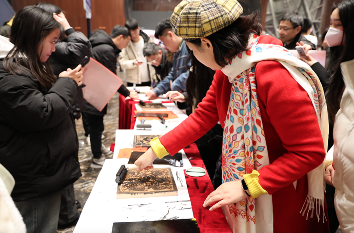 郑州大剧院“花式跨年”亮点多 新年文化大餐精彩纷呈