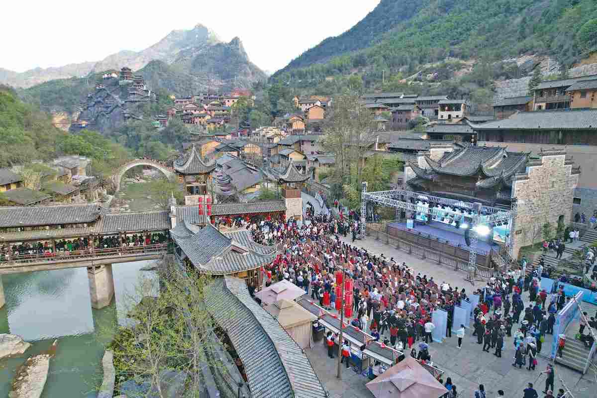 春风“吹热”旅居游
