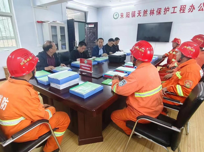 三门峡市应急管理局三级调研员段世华对灵宝市森林防灭火工作进行督导