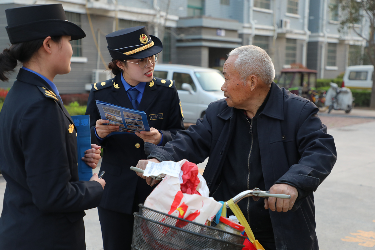 鶴壁淇縣城市管理進社區服務群眾零距離