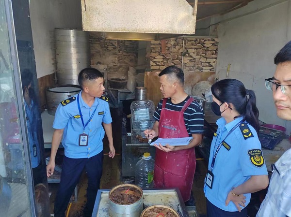 兰考县城市管理局开展燃气安全排查<br> 构建安全管理长效机制