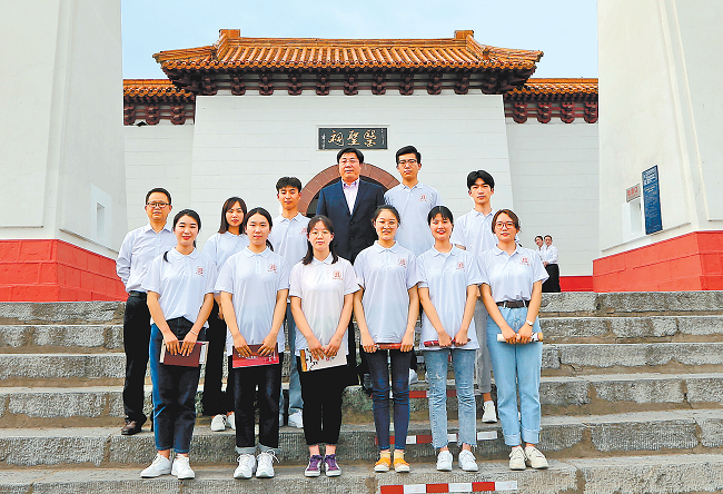 “積極推進中醫(yī)藥科研和創(chuàng)新”