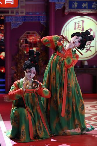 “唐宫小姐姐”亮相湖南卫视 河南卫视元宵奇妙夜晚会被赞“完全出圈”