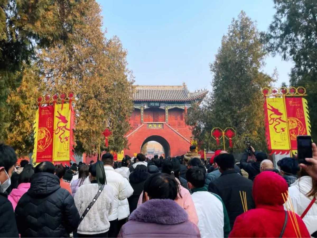 大年初一 周口淮阳太昊陵游客迎来“井喷”
