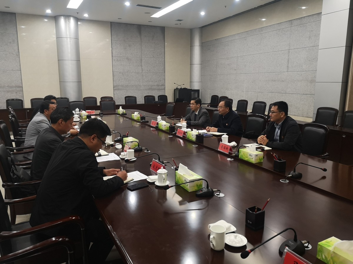 省发展改革委党组成员、纪检监察组长李振明带队赴淇县发改委机关党支部联系点开展营商环境建设工作调研
