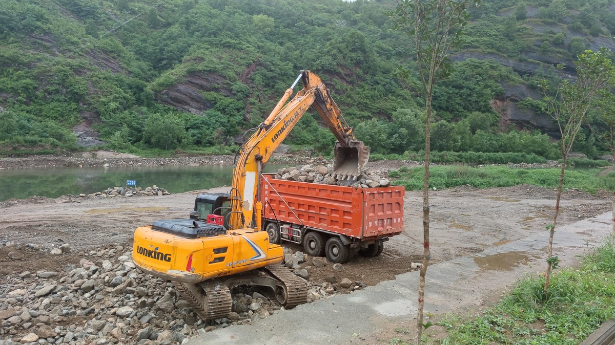 典型案例 | 老灌河三门峡市卢氏段无序采砂破坏河道生态