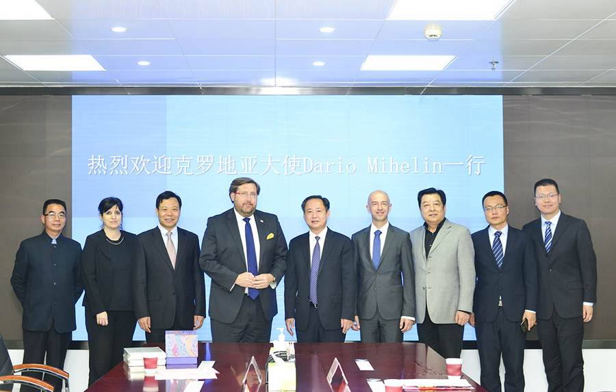河南省文化和旅游厅厅长姜继鼎会见克罗地亚共和国驻华大使达里欧·米海林一行