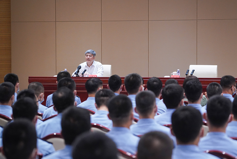 7月11日，党史学习教育中央宣讲团成员谢春涛在第四场报告会上作宣讲报告。