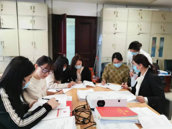 巾帼心向党 柔肩担重任——<br>河南省发展改革委举办党的二十大知识竞答暨“三八”妇女节主题活动