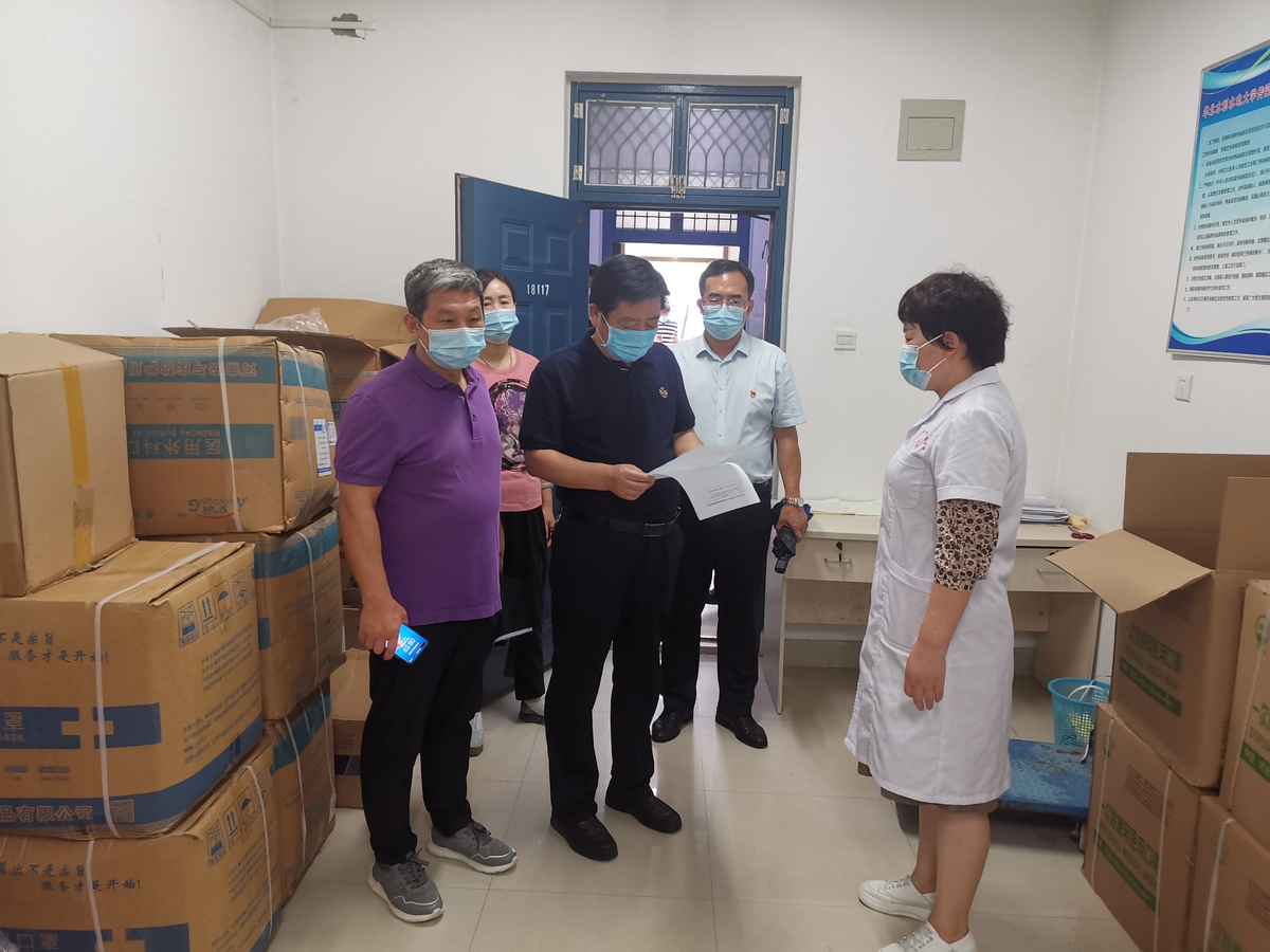 省教育厅二级巡视员徐恒振带领高教处到包干高校督导检查疫情防控和灾后重建工作