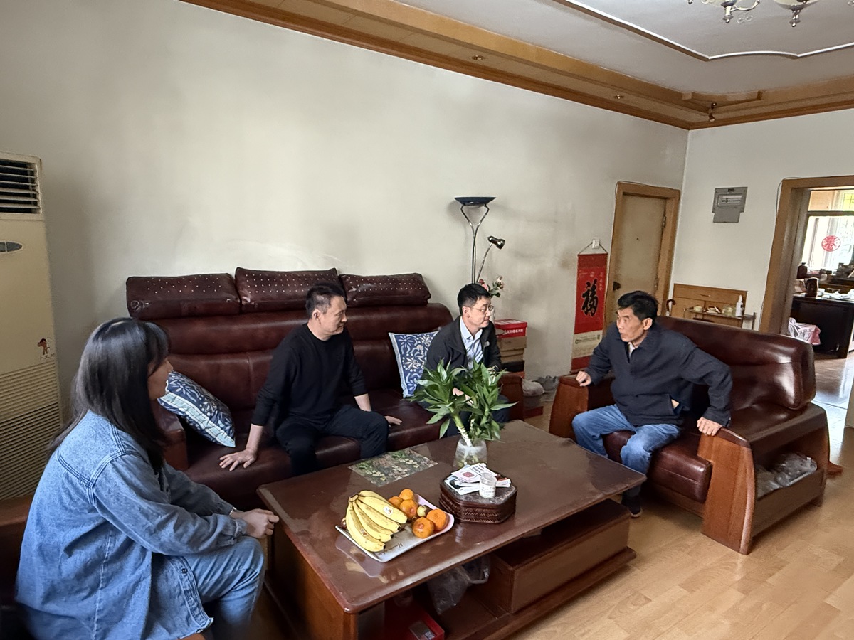 莫道桑榆晚，为霞尚满天----发展中心开展重阳节慰问活动