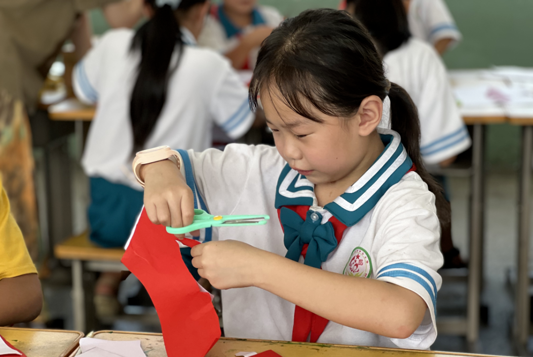 非遗点亮老家河南｜非遗加红色美育，激发中石林振兴的无限活力