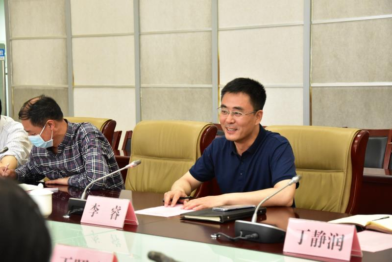 省行政审批和政务信息管理局办公室党支部与省发展改革委办公室党支部签署共建协议