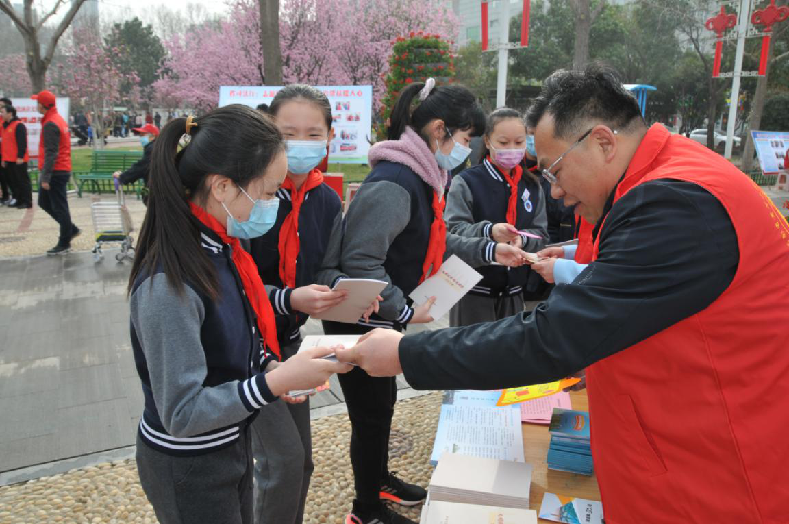 省文化和旅游厅开展“学雷锋”暨《条例》宣传志愿服务活动