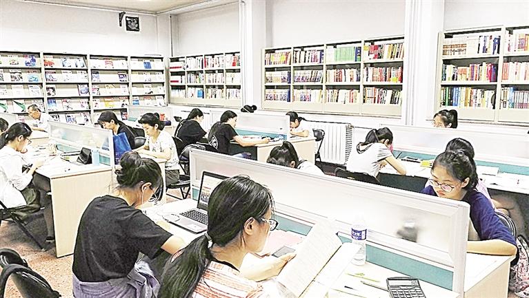 安阳职工书屋：八小时之外的知识“充电宝”