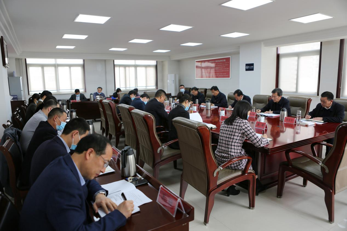 省司法厅召开党委理论学习中心组学习（扩大）会议